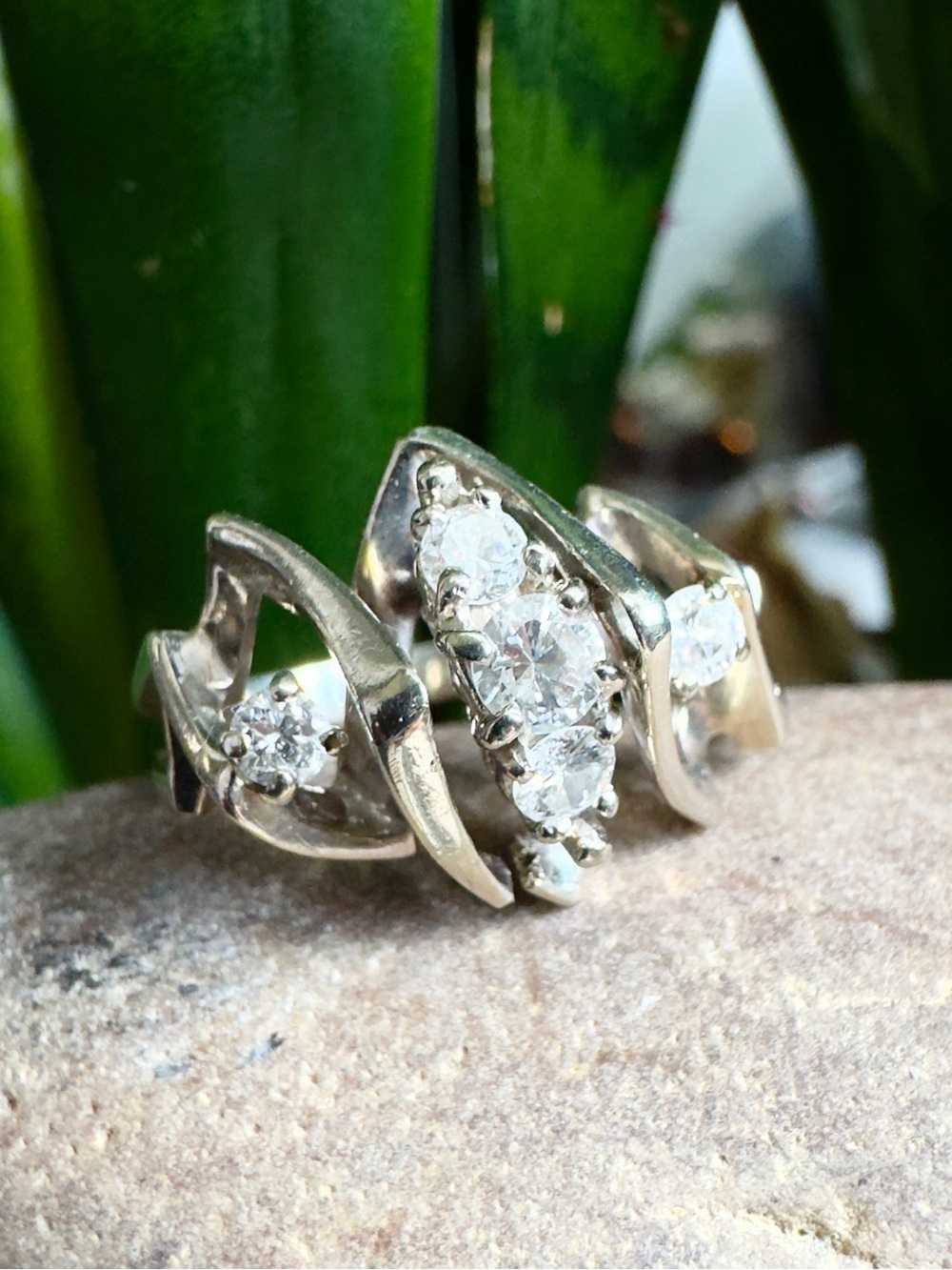 Unusual 14k Diamond cluster Ring